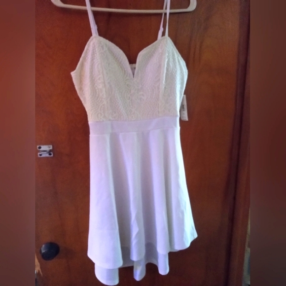 No Boundaries Dresses & Skirts - NWT Lace Dress size Medium